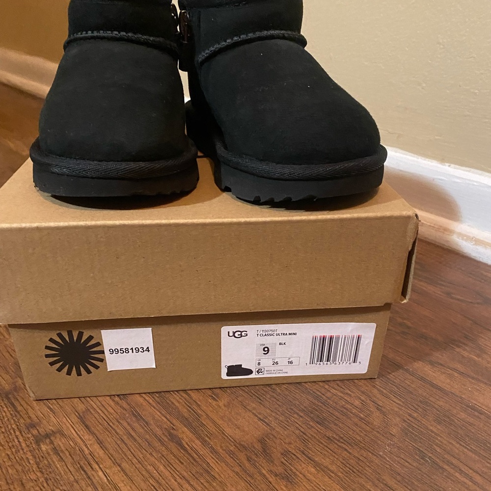 Toddlers classic ultra mini boots